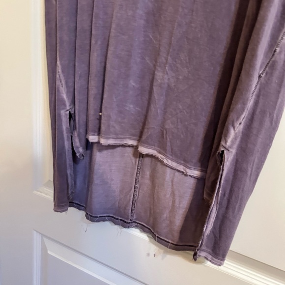 We the Free Rising Sun Purple V-Neck T-Shirt - Picture 7 of 10